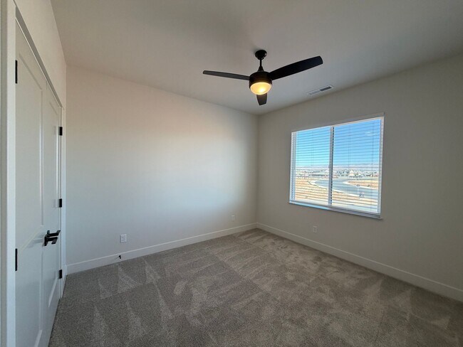 Building Photo - BRAND NEW TOWNHOME FOR RENT BY CRIMSON CLIFFS!