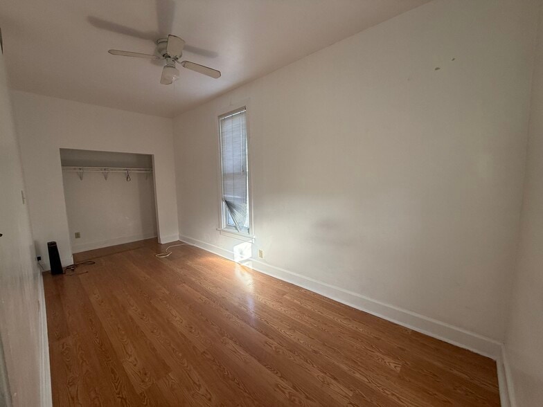 Building Photo - 2279 N Clybourn Ave