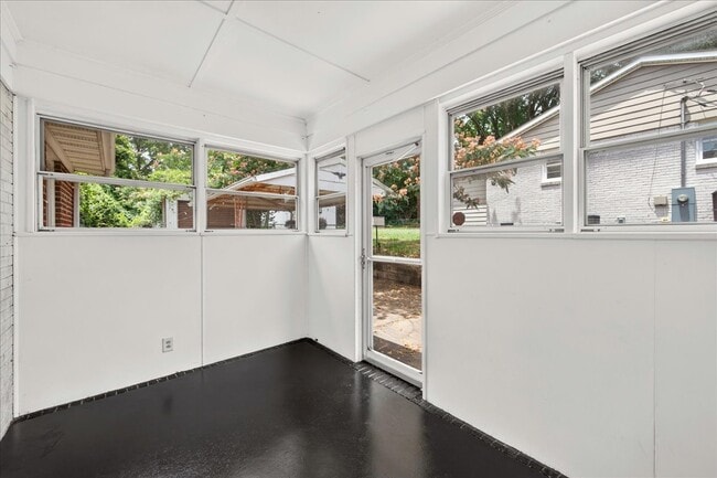 Building Photo - 3237 Harrow Pl