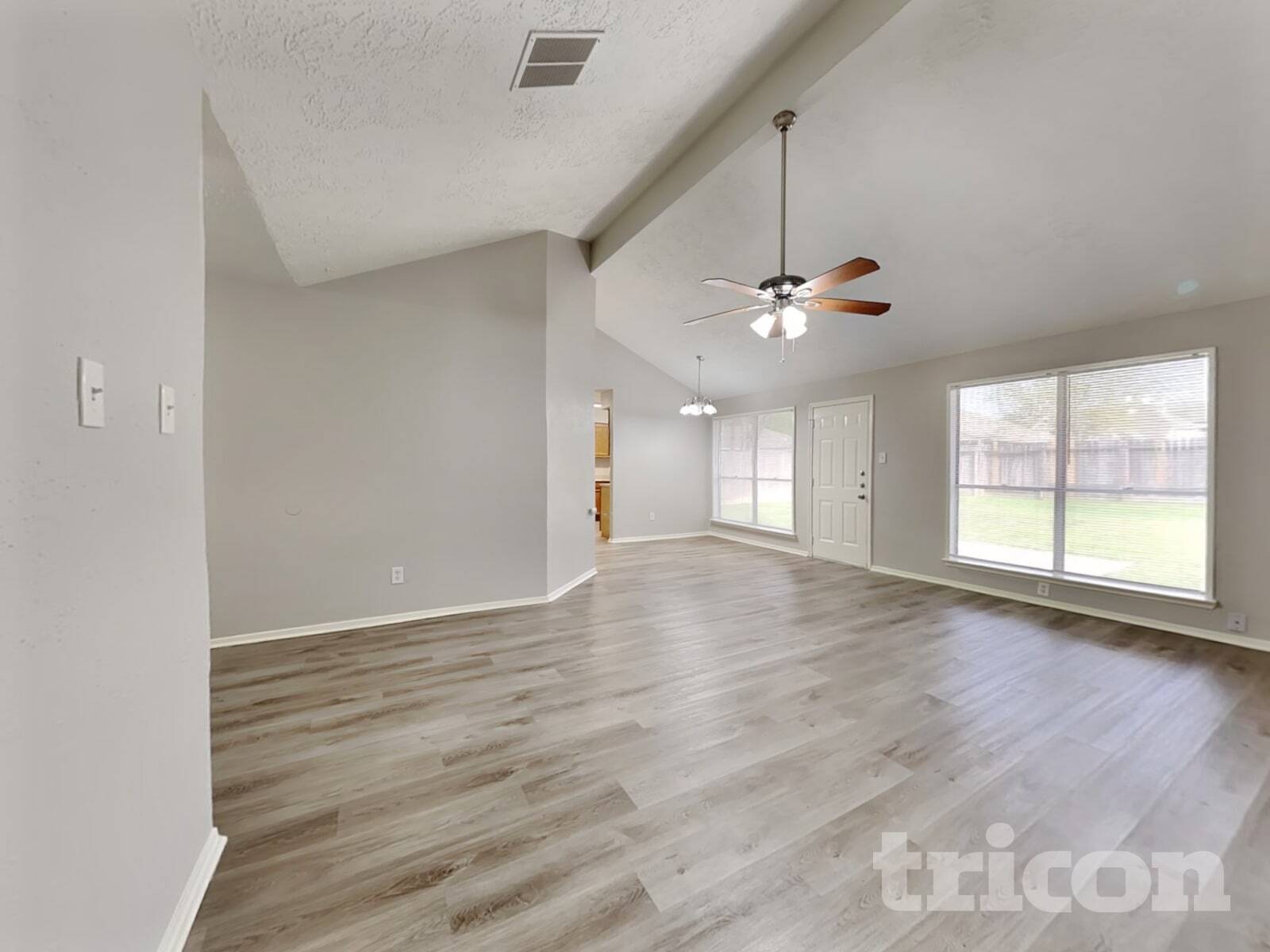 Building Photo - 7822 Breda Dr