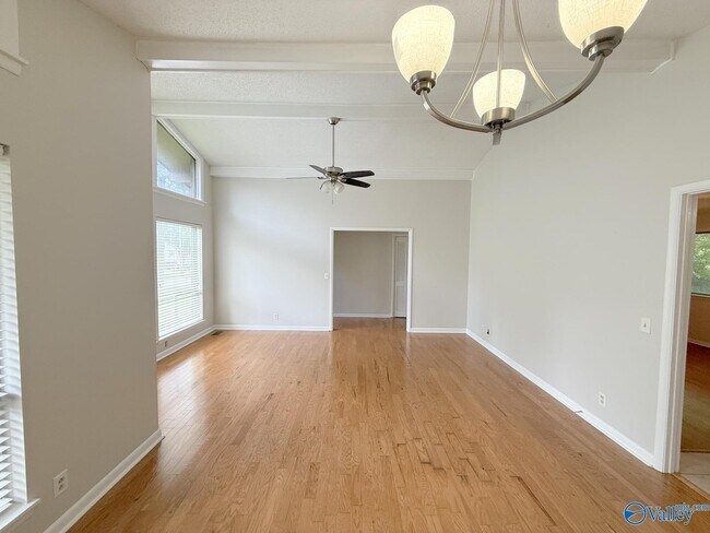 Building Photo - 2509 Excalibur Dr SE