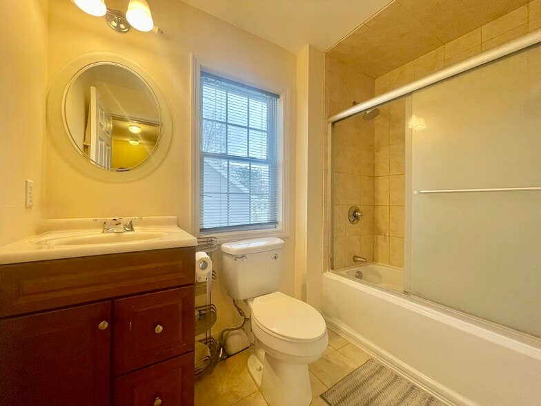 Building Photo - 34 Bingham Ave