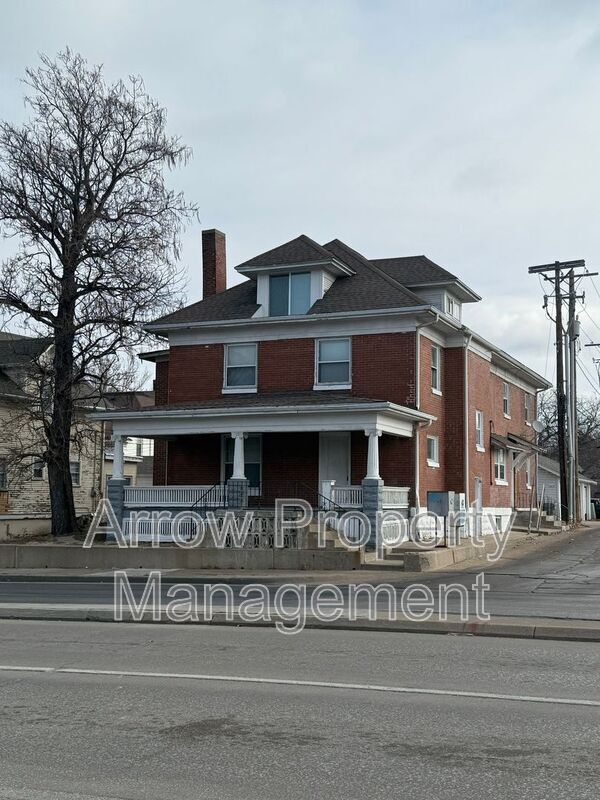 Building Photo - 130 N 27th St