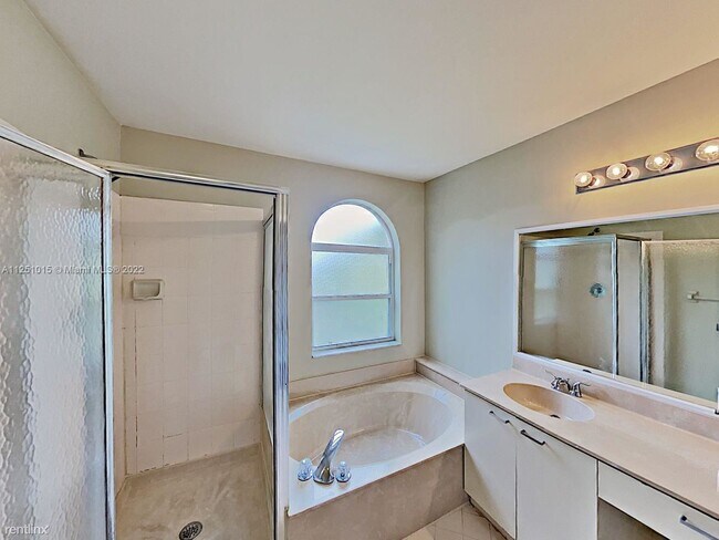 Building Photo - 4 br, 2 bath House - 15901 NW 5th St