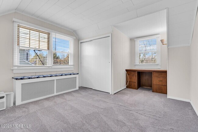 Building Photo - 633 Agnes Ave