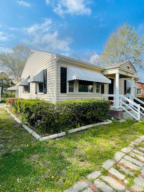 Building Photo - 227 Kenneth Blvd