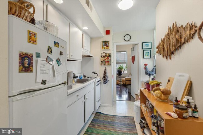 Building Photo - 2137 Spruce St