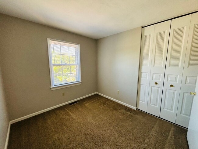Building Photo - 2712 Wellesley Ct