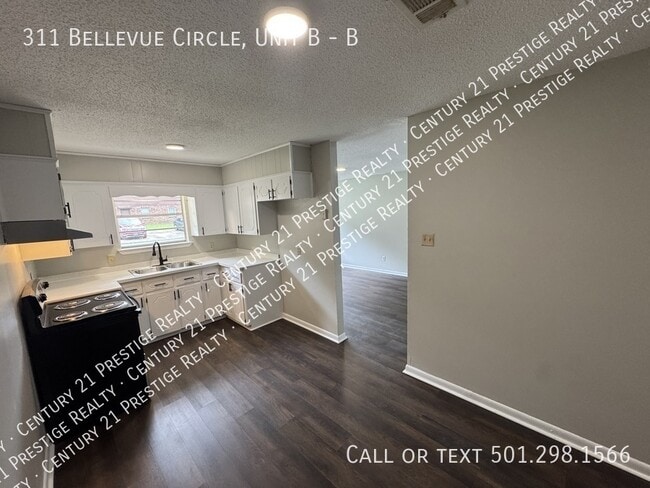 Building Photo - 311 Bellevue Cir