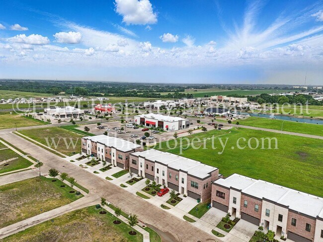 Building Photo - 2909 Ali Dr