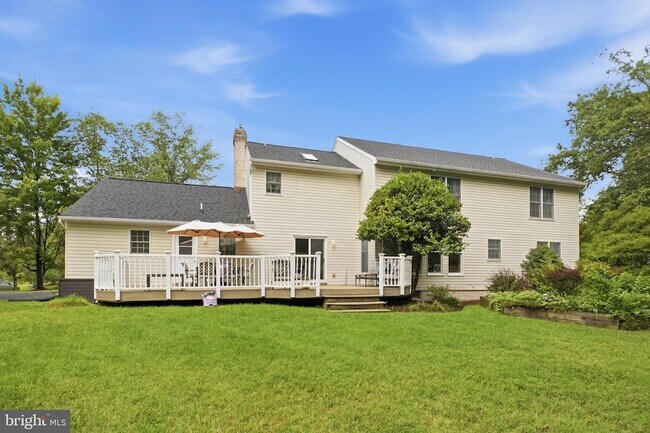 Building Photo - 7707 Lake Glen Dr