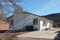 Building Photo - Newly Remodeled 3 Bedroom Apartment