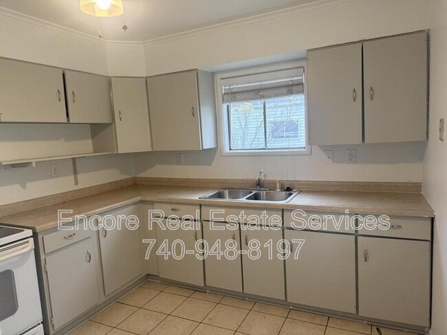 Building Photo - 684 Saratoga Ave