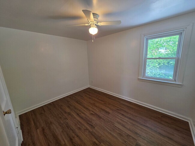 Building Photo - 17 Paynter Dr