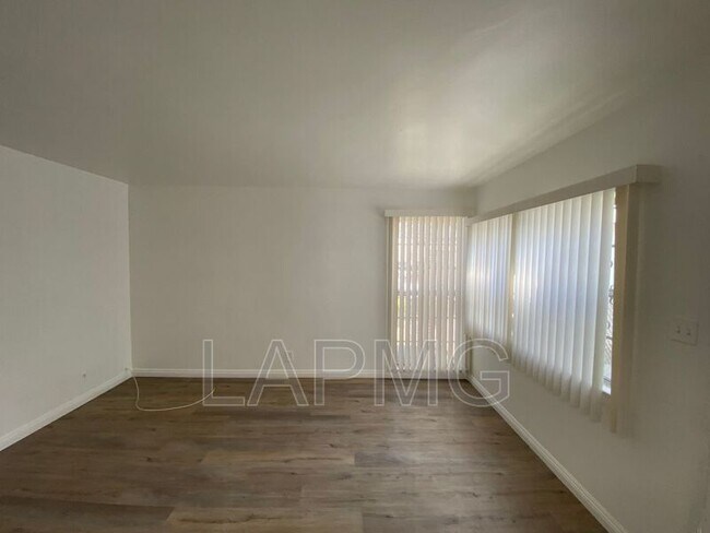 Building Photo - 4080-4084 Leimert Blvd