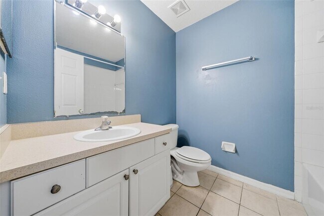 Building Photo - 1306 E Church St