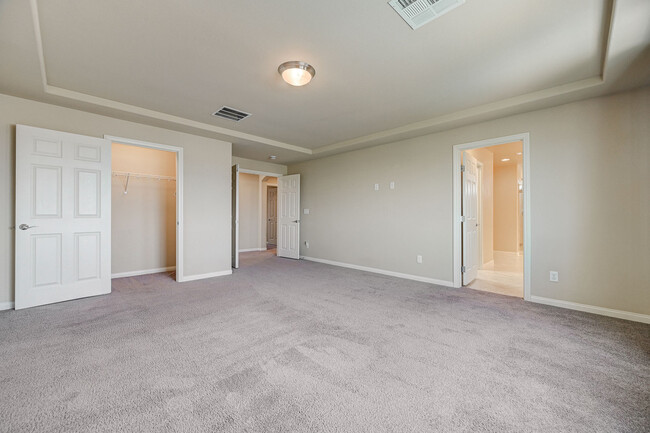 Building Photo - 706 Eros Ct