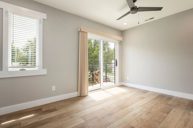 Building Photo - 4 Bedroom/4 Bath St Joseph Home- Available...