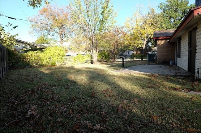 Building Photo - 3401 Princeton Dr