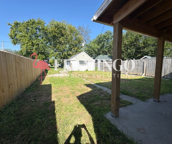 Building Photo - 139 Boltin St