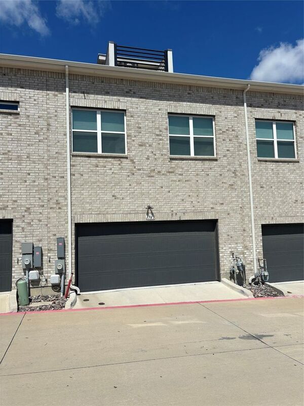 Building Photo - 1763 Montgomery Dr