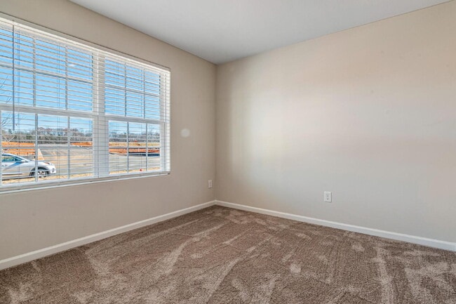 Building Photo - Available on July 10! Modern Comfort Meets Outdoor Adventure – Stunning 1-Story Home Near Downtow...