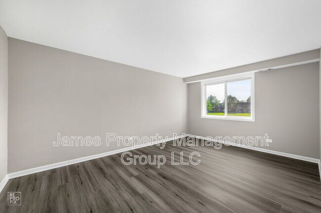 Building Photo - 1102 Westover Ln