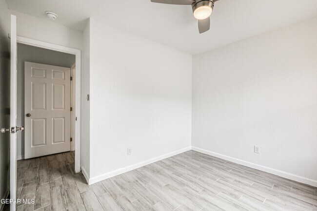 Building Photo - 5729 Saplinas Rd