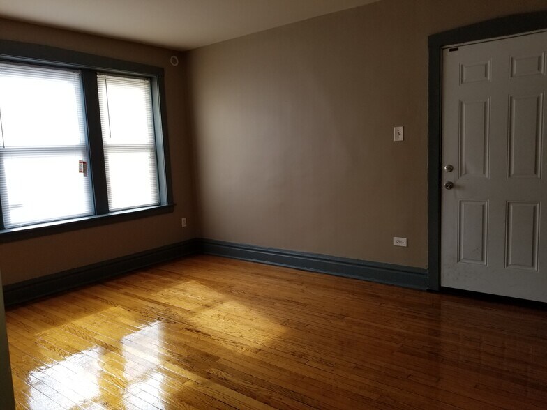 Building Photo - 4914 W 18th St