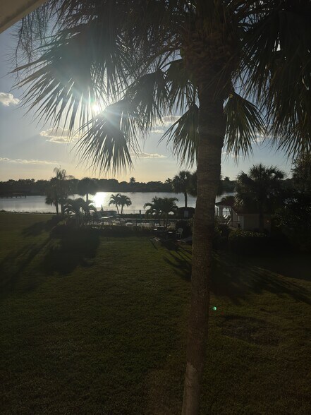 Building Photo - 529 Mardel Dr