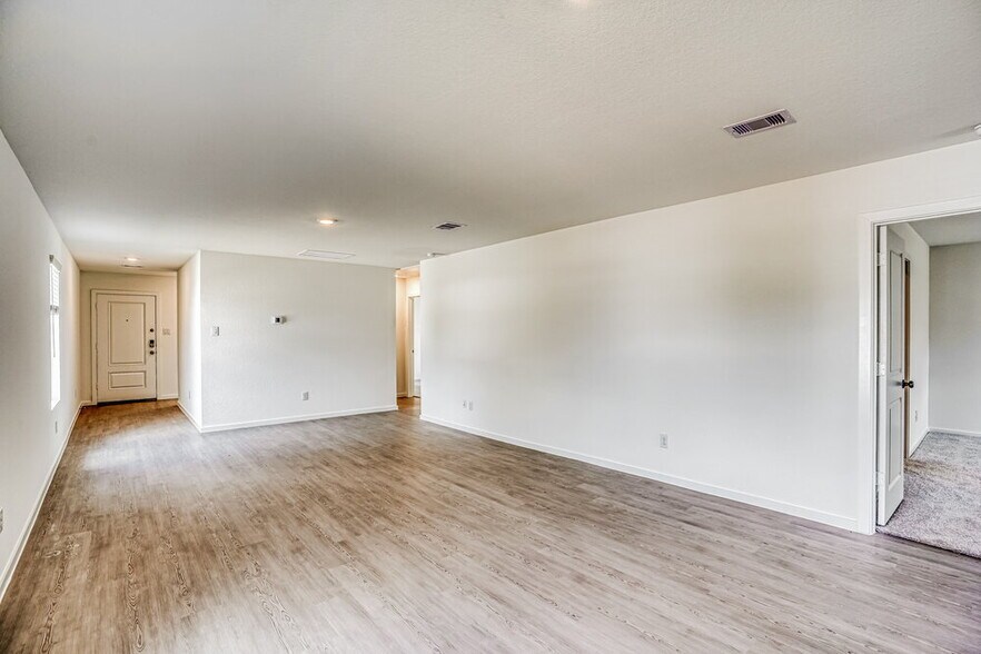 Building Photo - 15231 Abella Dr