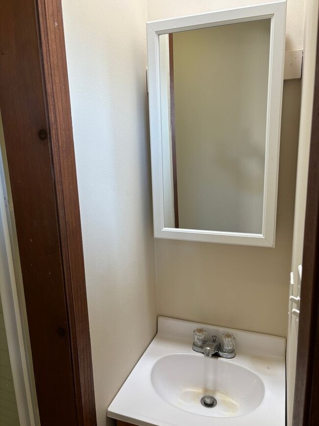 Building Photo - 3 Bedroom, 2.5 Bath House in Thomson, IL