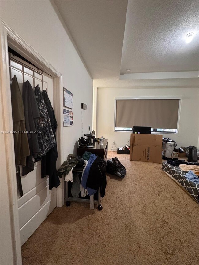 Building Photo - 772 NE 191st Ter