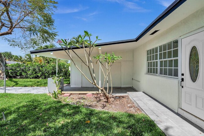 Building Photo - 1150 SW 46th Ave