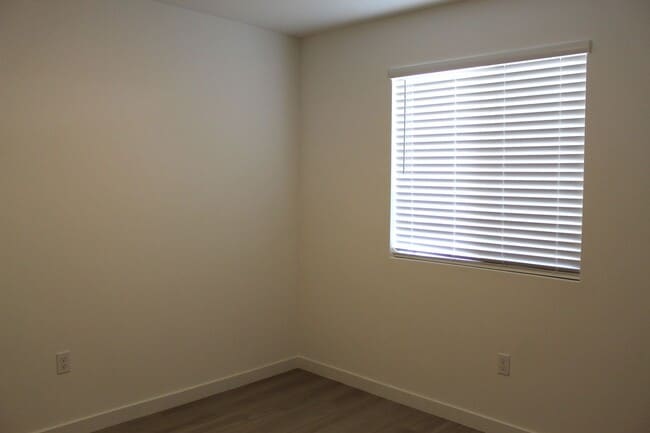 Building Photo - Brand New Home for Rent with Mother In Law Suite and Solar- Sydney Park