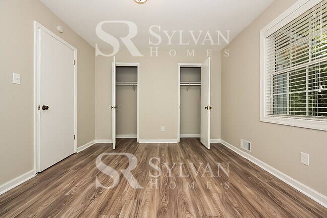 Building Photo - Spacious 3BR Home Awaits You!
