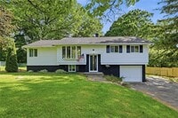Building Photo - 40 Oak Hill Terrace