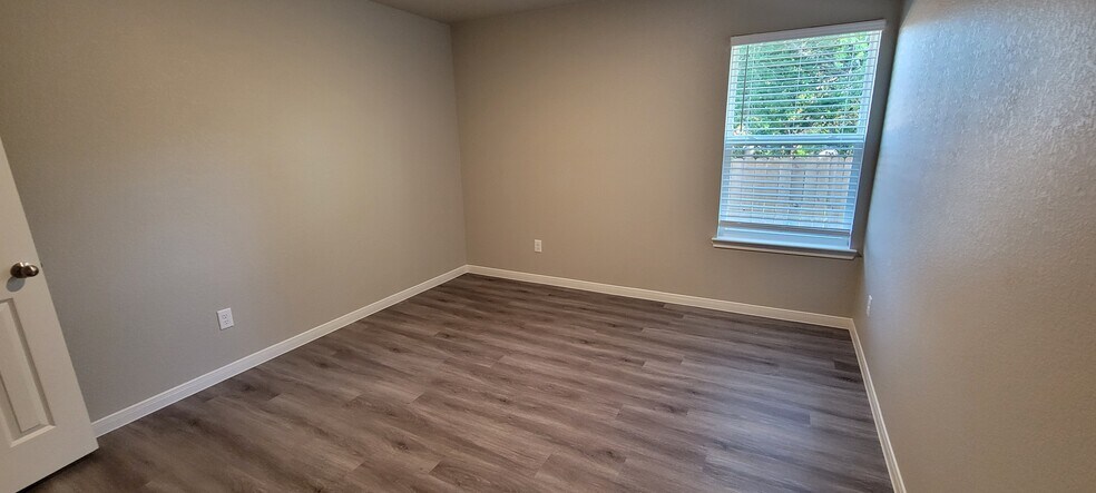 Building Photo - 1618 Indian Trl