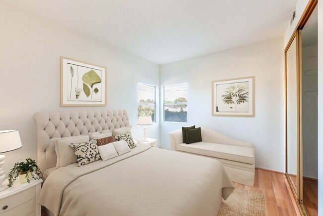 Bedroom Furnished - 2452 S Centinela Ave