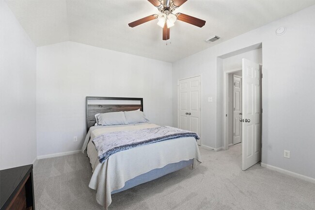 Building Photo - 58 Crocus Petal St