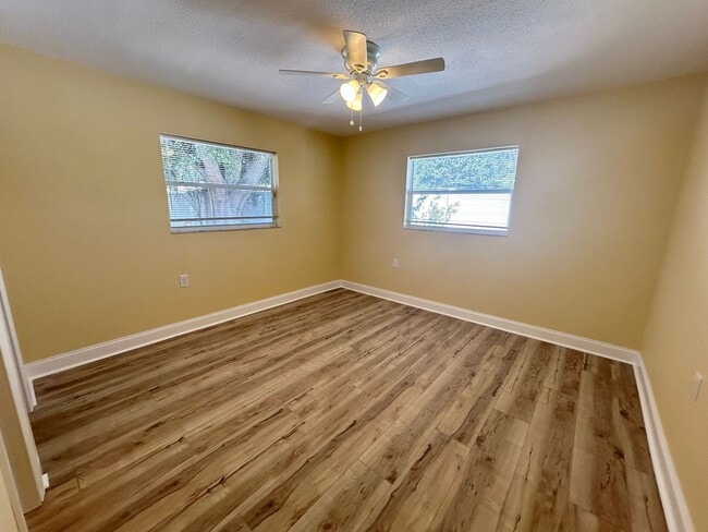 Building Photo - Remodeled 3 bedroom 2 bath Home in NE St Pete