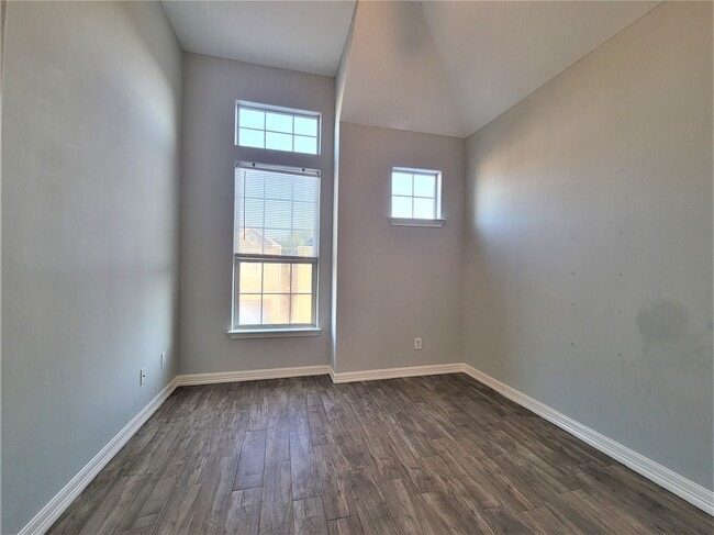 Building Photo - 10347 Panther Point Dr