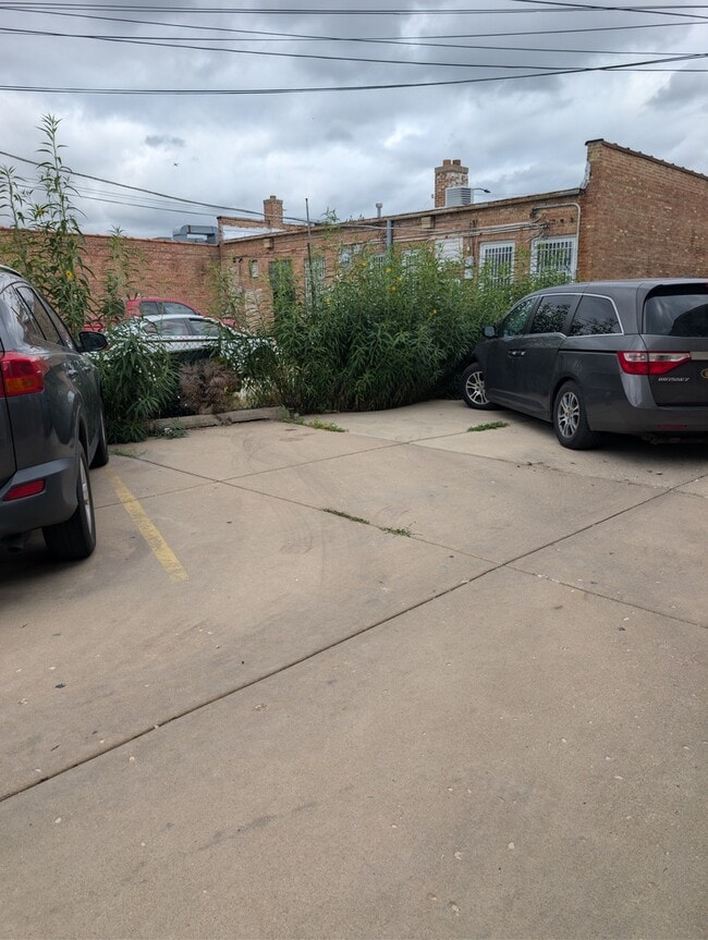 Building Photo - 7041 W Addison St