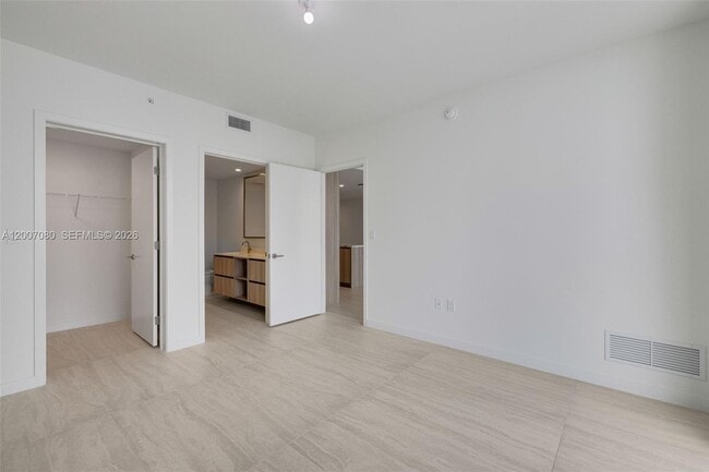 Building Photo - 77 SE 5th St