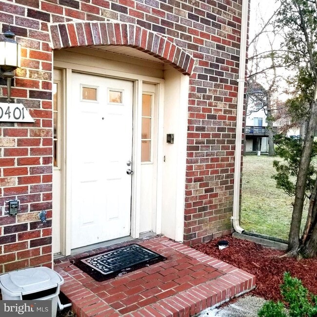 Primary Photo - 10401 Storch Dr