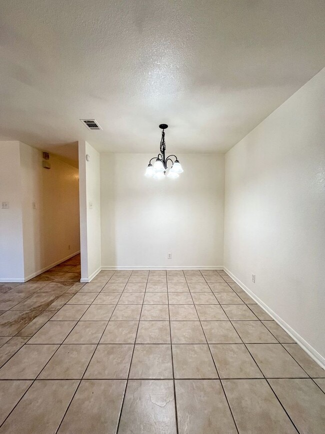 Building Photo - 2603 Edgefield St