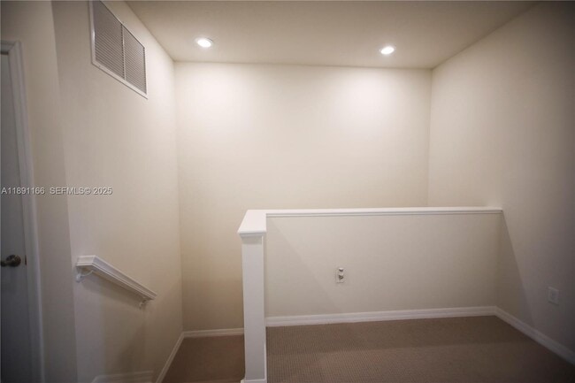 Building Photo - 8293 Cadre Noir Rd