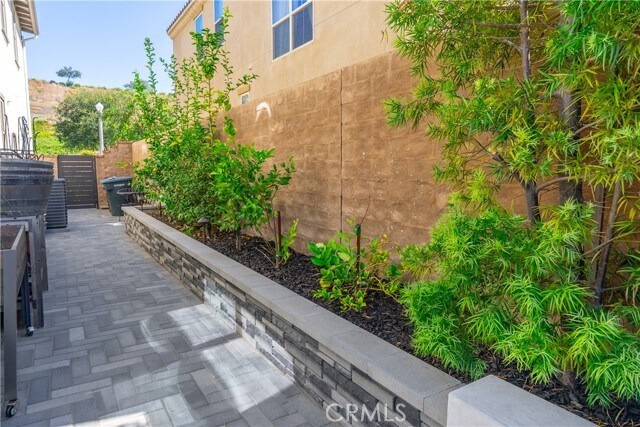 Building Photo - 30 Corazon St