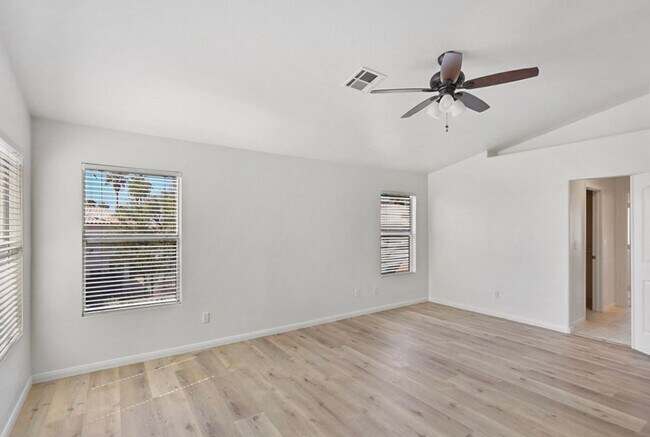 Building Photo - Beautiful 4 Bedroom Henderson Home