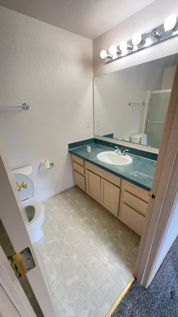 Building Photo - 15325-15327 Berry Valley Rd SE